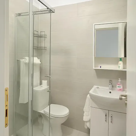 River Sea View Sarandë